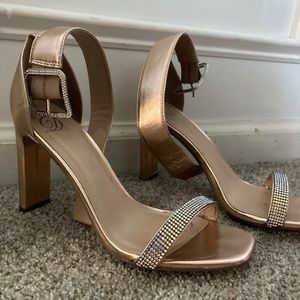 Beautiful Windsor prom heels
